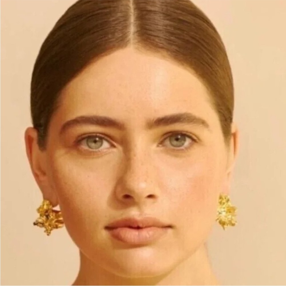 Amber Sceats Reese Earrings 24 k gold plating - Picture 3 of 16